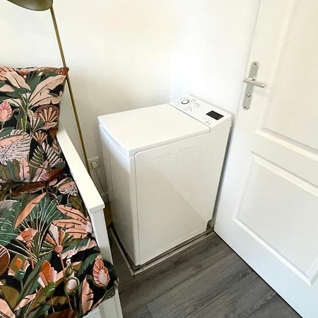 Charming Bright Sunny Studio Near Canal St Martin ปารีส ภายนอก รูปภาพ