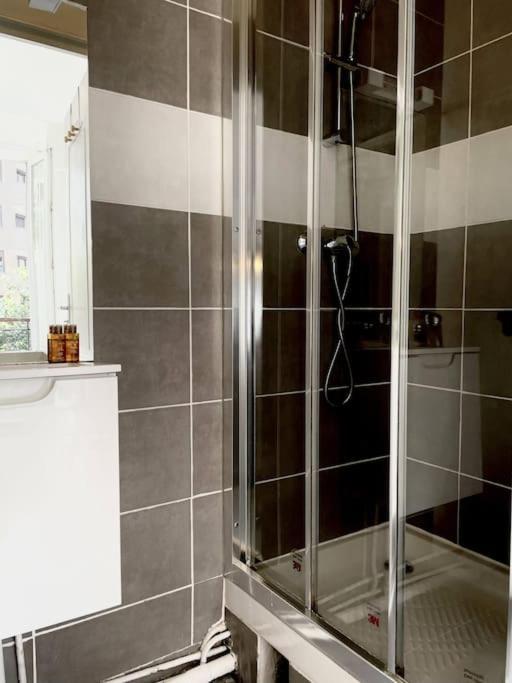 Charming Bright Sunny Studio Near Canal St Martin ปารีส ภายนอก รูปภาพ