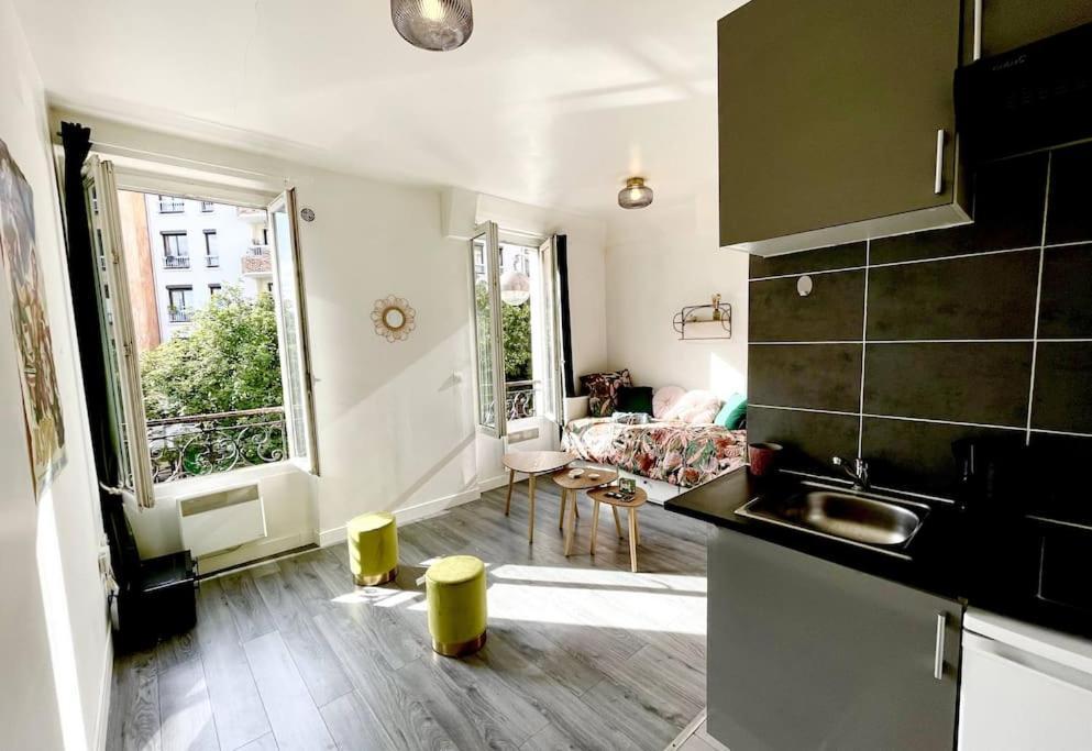Charming Bright Sunny Studio Near Canal St Martin ปารีส ภายนอก รูปภาพ