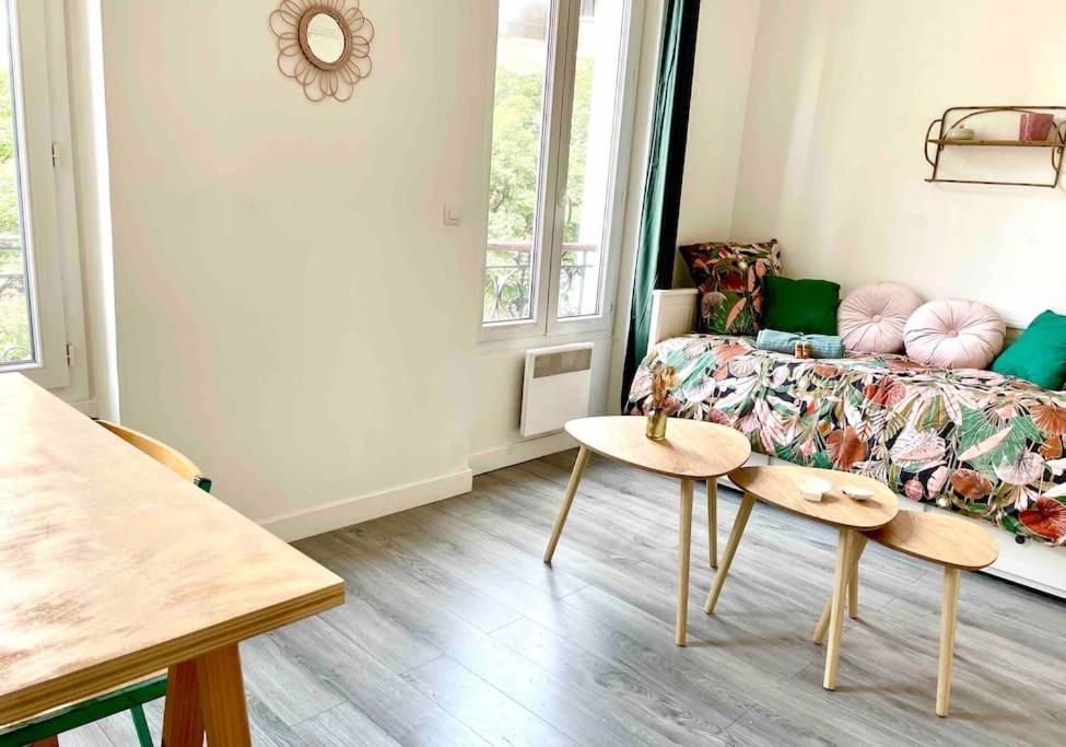 Charming Bright Sunny Studio Near Canal St Martin ปารีส ภายนอก รูปภาพ