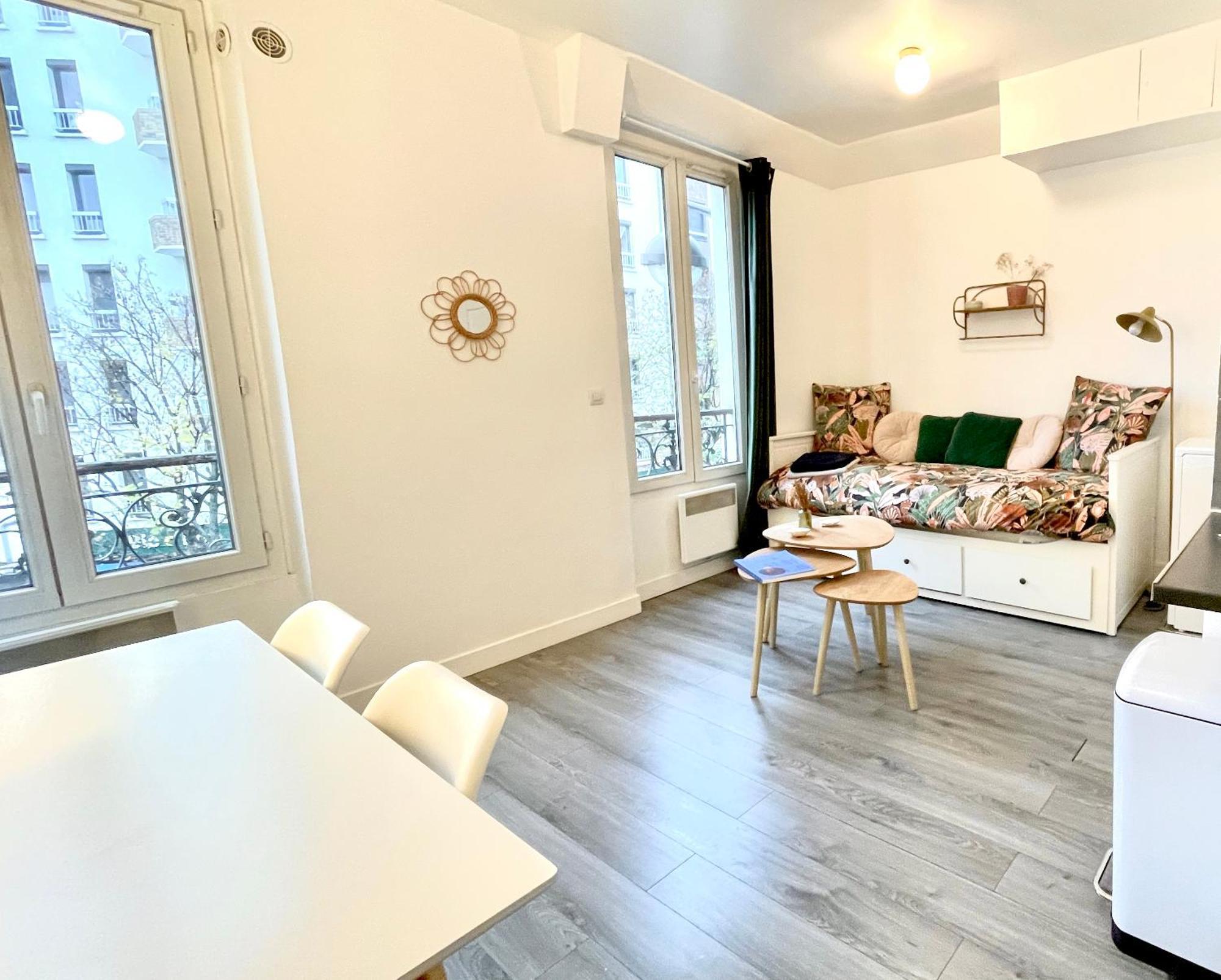 Charming Bright Sunny Studio Near Canal St Martin ปารีส ภายนอก รูปภาพ